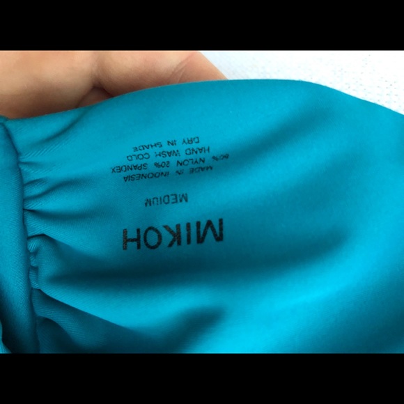 Bikini Top. Size Medium - ONE SIZE FITS ALL - Picture 4 of 4